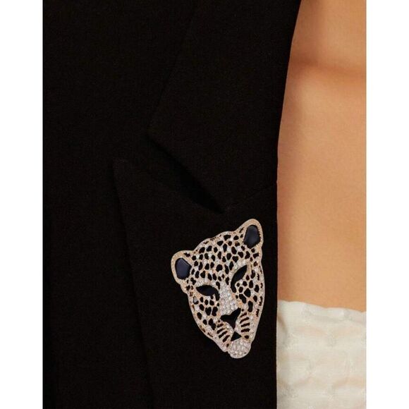 Gorgeous Leopard Brooch - Picture 6 of 7
